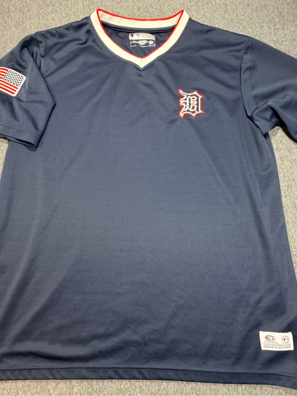Detroit Tigers Navy V-Neck Short Sleeve Shirt Jersey USA Patriotic Mens XL